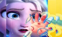 Elsa Hand Doctor - Fun Games for Girls Online image