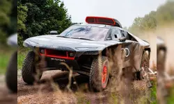 Audi RS Q Dakar Rally Slide image