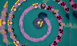 Squid Game Bubble Shooter image